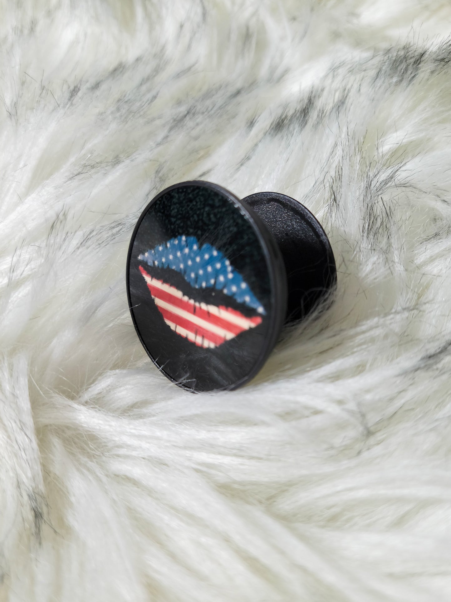 American Kiss Phone Holder