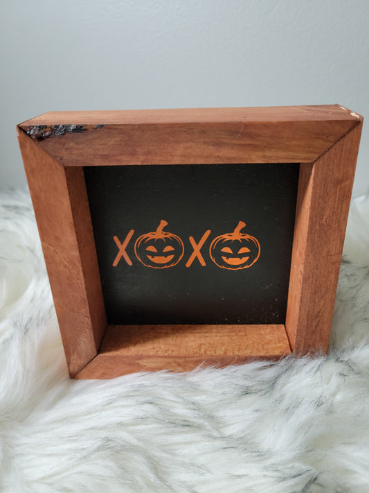 XO Pumpkin Sign